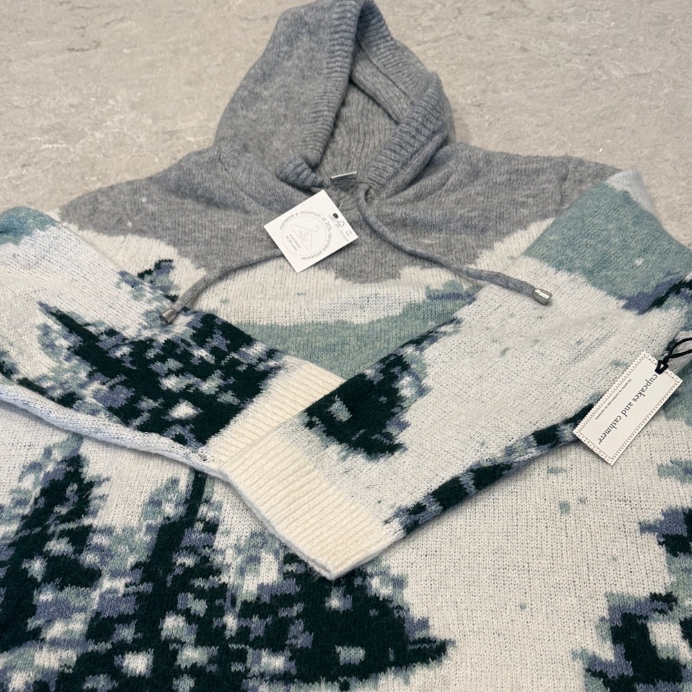 cupcakes & cashmere Light Gray and green hooded Sweater